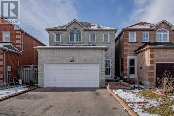 229 Doubtfire Cres