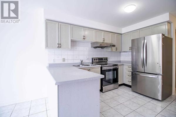 229 Doubtfire Cres - 05