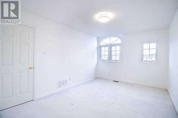 229 Doubtfire Cres - 17
